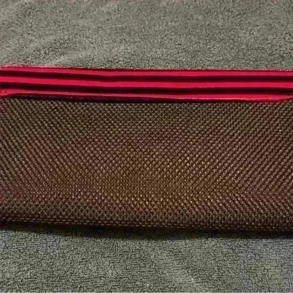 Black and red large hand woven  clutch in stunning condition - Picture 2 of 3